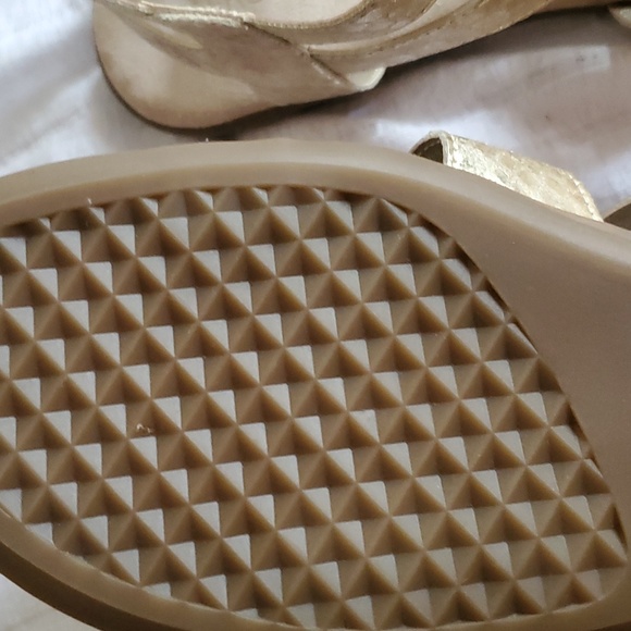 Aerosoles Encylopedia Gladiator Metalic Sandal. - Picture 7 of 10